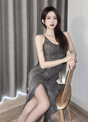 白丝爱丽丝喷水视频